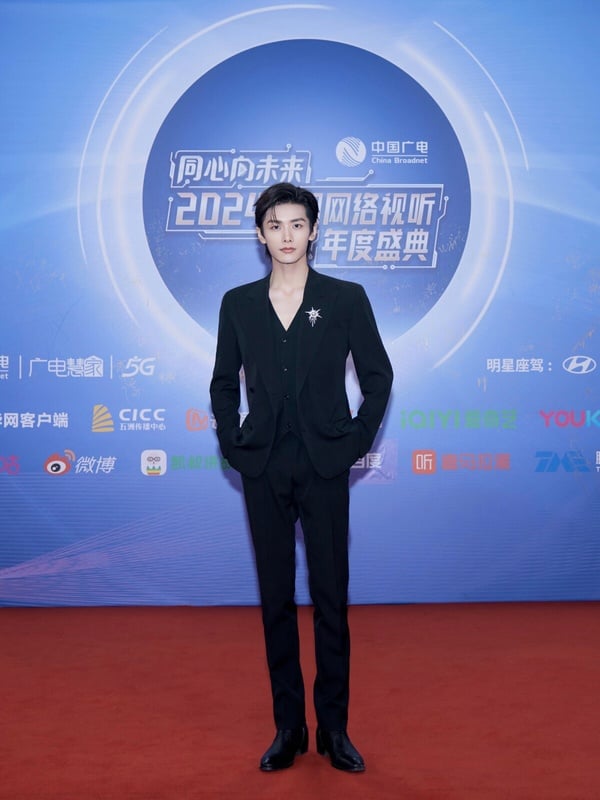 四月陸劇9位男主！李現185公分，《承歡記》許凱187、《惜花芷》胡一天188腿都好長啊
