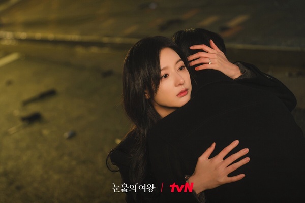 《淚之女王》劇情隱喻！拿破崙畫像暗示結局走向，「它」象徵賢祐對海仁永恆不變的愛！