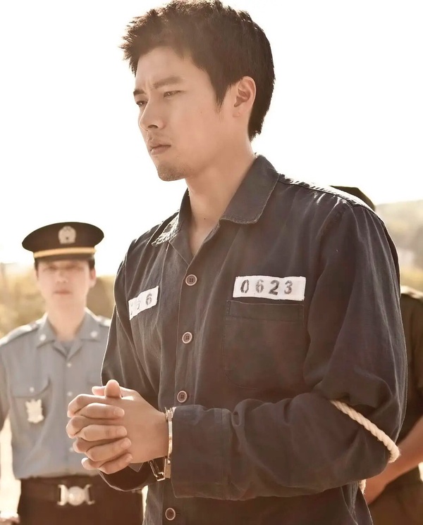 韓劇男神囚服造型！ 《淚之女王》金秀賢、玄彬穿囚服也帥到逆天，他更被封最帥死刑犯