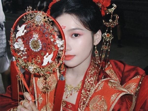 古裝劇9個大婚紅嫁衣！《惜花芷》結局嫁衣超華麗，趙麗穎美翻，迪麗熱巴這套被嫌難看