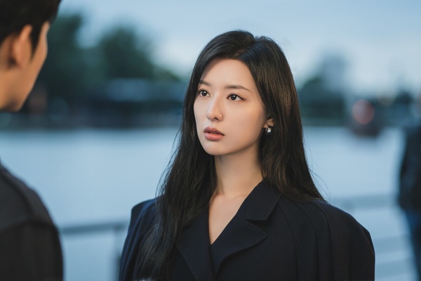 《淚之女王》7個秘密!演員全是首選,爺爺求導演想和金智媛拍對手戲,金秀賢出演是這原因