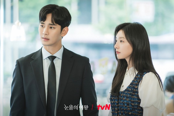 《淚之女王》結局收視爆衝成第一！韓網評價兩極：撒糖畫面太少、編劇和金秀賢有仇？