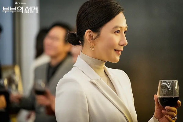有線台韓劇歷年「最高收視」TOP10!《淚之女王》打敗《愛的迫降》登第3,冠軍難超越!