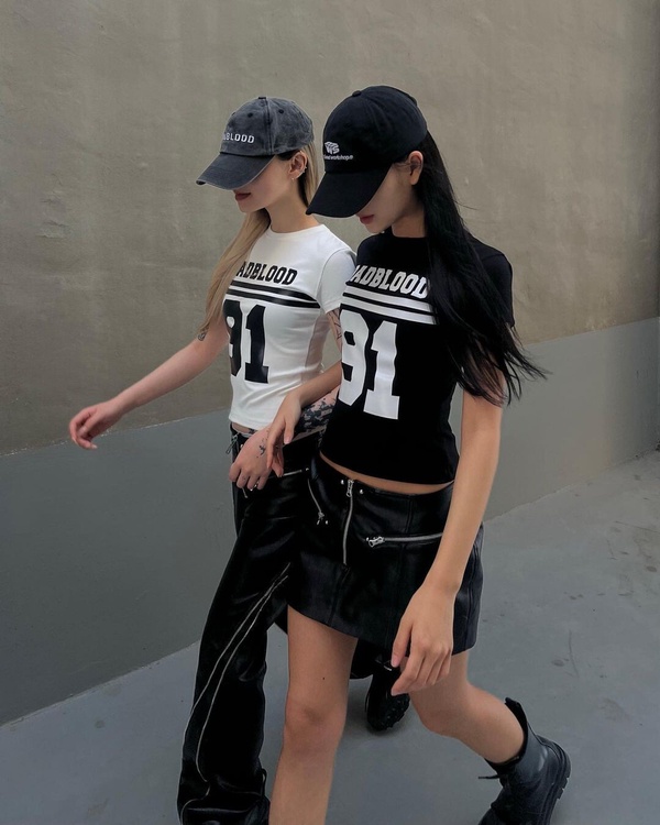2024韓國必逛服飾推薦!Mardi雛菊T賣翻天,「這間」是女偶像練習室必備穿搭!