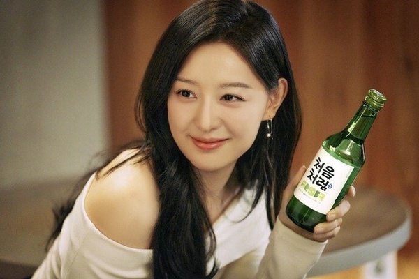 《淚之女王》結局後演員近況!金秀賢爭奪百想視帝,金智媛變廣告女王,李主儐新劇搭他