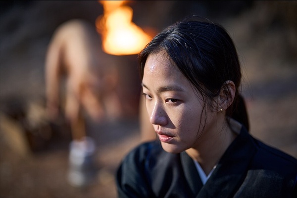 韓國青龍4月演員「人氣投票」出爐!《淚之女王》金智媛第三輸「他」,金秀賢壓倒性奪冠