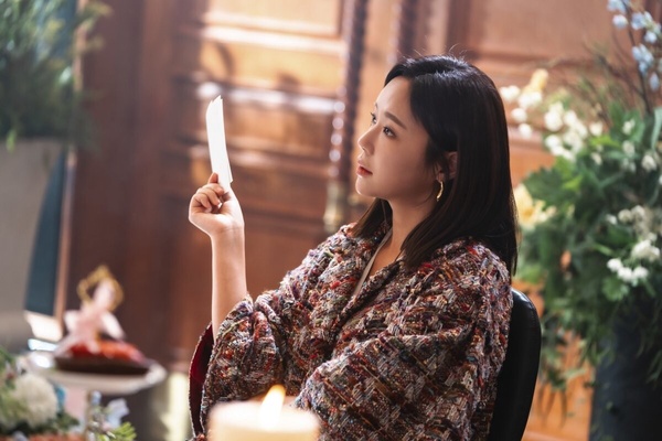 韓國青龍4月演員「人氣投票」出爐!《淚之女王》金智媛第三輸「他」,金秀賢壓倒性奪冠