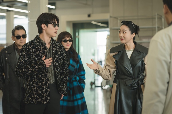 《淚之女王》結局幕後!郭東延中文台詞是金智媛教的,導演也認證金秀賢金智媛像真夫妻