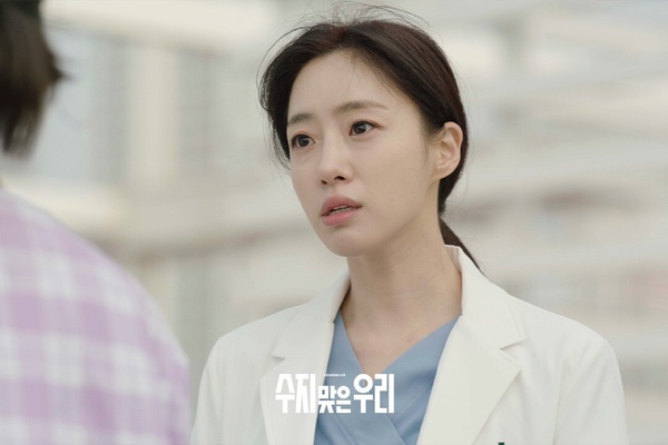 4月「觀眾最愛」韓劇TOP7！《背著善宰跑》第4輸《搜查班長1958》，《淚之女王》太狂了