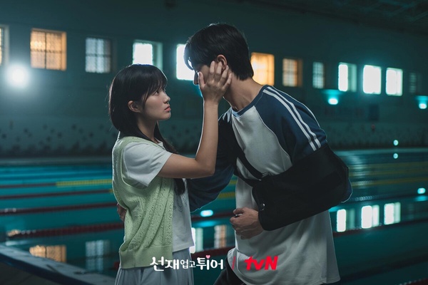 4月「觀眾最愛」韓劇TOP7！《背著善宰跑》第4輸《搜查班長1958》，《淚之女王》太狂了