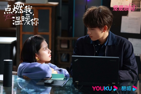 8對「雙向救贖」陸劇CP!《春色寄情人》李現&周雨彤互相治癒,《偷偷藏不住》甜又好嗑