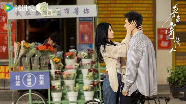 8對「雙向救贖」陸劇CP!《春色寄情人》李現&周雨彤互相治癒,《偷偷藏不住》甜又好嗑