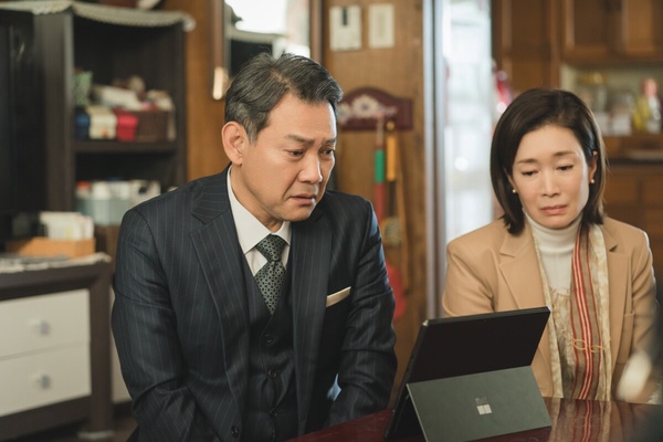 8位令人意外的「學霸韓星」! 《淚之女王》金智媛爸是首爾大出身,金秀賢嫂學歷更驚人