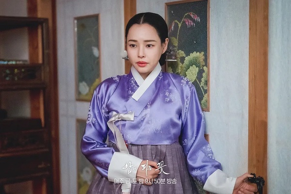 8位令人意外的「學霸韓星」! 《淚之女王》金智媛爸是首爾大出身,金秀賢嫂學歷更驚人