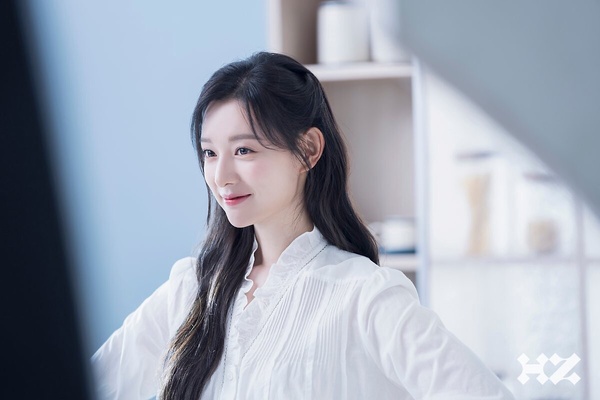 《淚之女王》金智媛勵志名言：「我想慢慢長大，希望成名的速度不要超過成長的速度。」