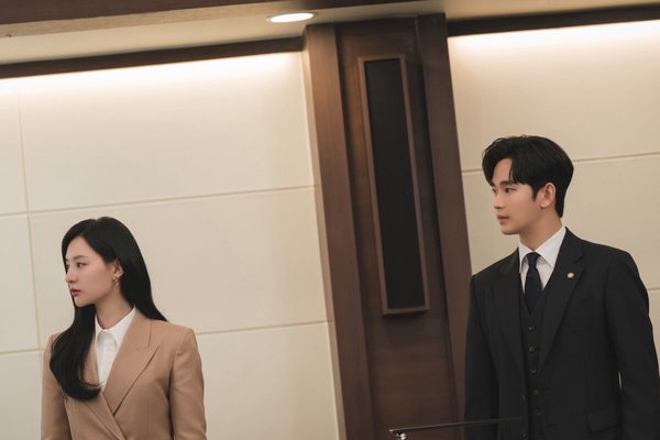 Netflix跟播韓劇「全球網播量」TOP7！《淚之女王》狠超《王之國》登第2，冠軍太厲害了