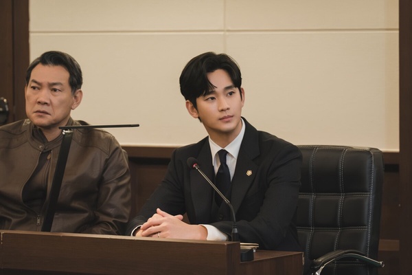歷年「熱度最高」韓劇演員TOP10！《淚之女王》金智媛第6，金秀賢空降第4，冠軍難超越