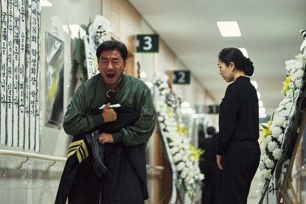 第60屆百想評語+票數公開:BIBI擊敗高旻示是因「演技不熟練」?柳承龍、李伊庚竟0票?
