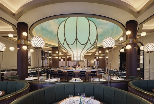 「Brasserie1783熱氣球法式餐酒館」是度假城內必打卡視覺派法式熱氣球餐酒館