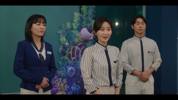 《淚之女王》金智媛美談:替臨演搬椅子,給秀彬媽媽陽傘&風扇,為報答「她」做這些事