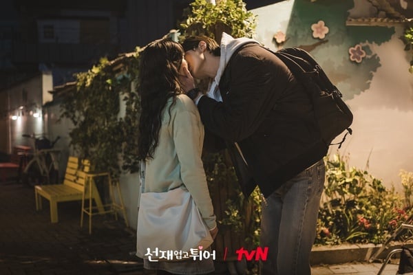 歷年「最熱門」韓劇排行！《背着善宰跑》空降第9，《淚之女王》第5，冠軍是黑馬神劇！