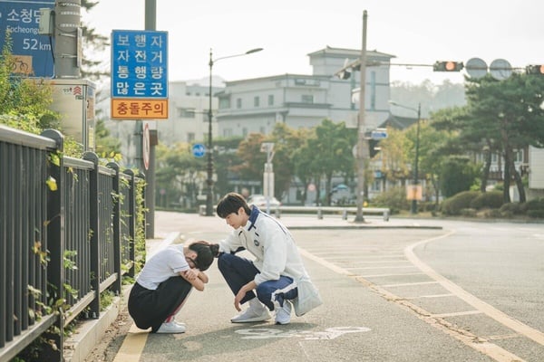 《誰的青春不是被吹得東倒西歪》書摘