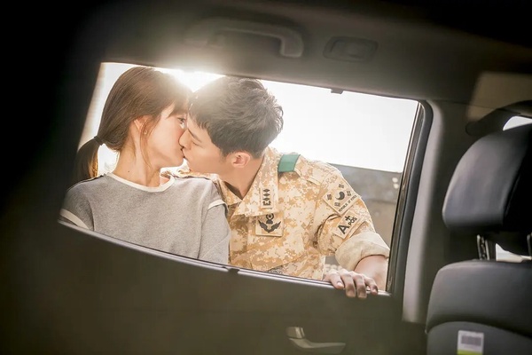2024「台灣人最愛韓劇」TOP10!《愛的迫降》第7《Moving異能》第3,冠軍從頭精彩到尾