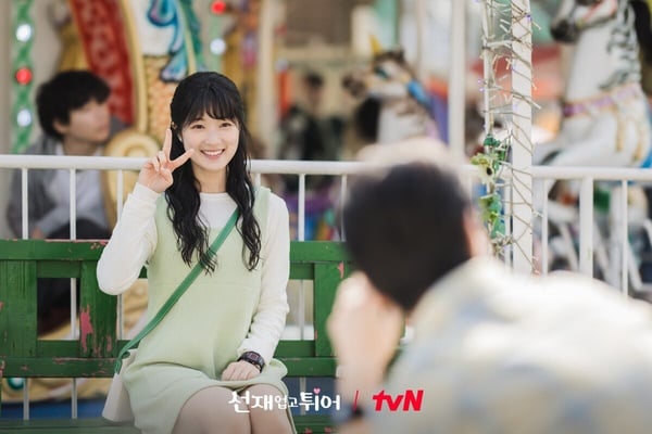《背著善宰跑》劇情幕後彩蛋！劇本是為金惠奫量身打造，邊佑錫曝這是最後一次穿校服？