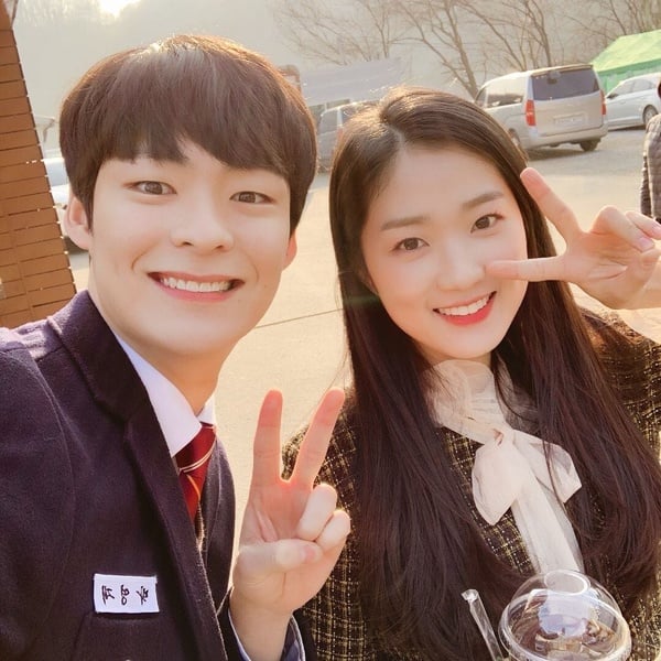 《背著善宰跑》劇情幕後彩蛋！劇本是為金惠奫量身打造，邊佑錫曝這是最後一次穿校服？