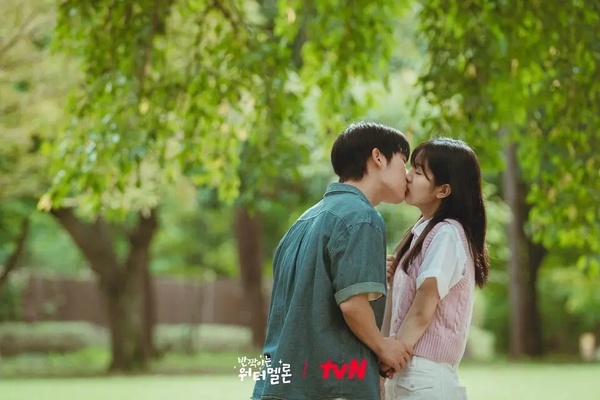 8部「曾經被低估」的好評韓劇!《背著善宰跑》原先連tvN都不看好,這部更被封黑馬神劇