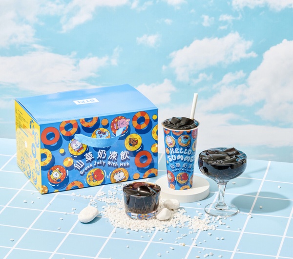 買一送一！7-11開賣BT21聯名黑丸嫩仙草「仙草奶凍飲」，Q彈口感必喝再送BT21提袋