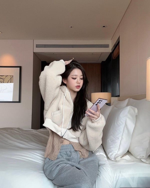 拍照姿勢怎麼擺？超齊全「POSE圖鑑」，無須P圖一秒增高又顯瘦，不看鏡頭也美