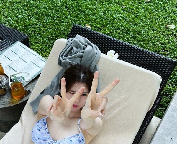 拍照姿勢怎麼擺？超齊全「POSE圖鑑」，無須P圖一秒增高又顯瘦，不看鏡頭也美