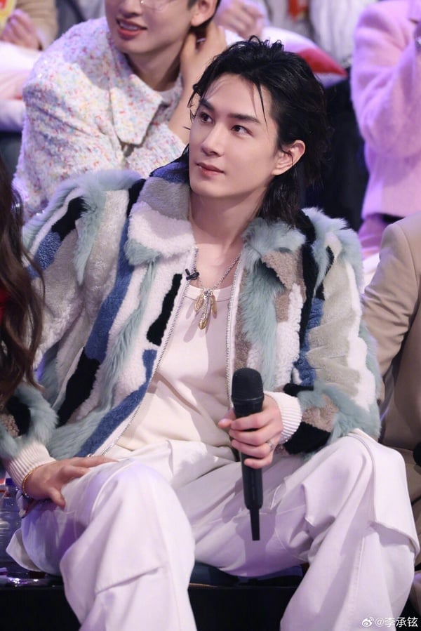 8位娛樂圈愛妻男星！《慶餘年》張若昀為愛妻種櫻桃樹，《寧安如夢》他22歲就結婚了