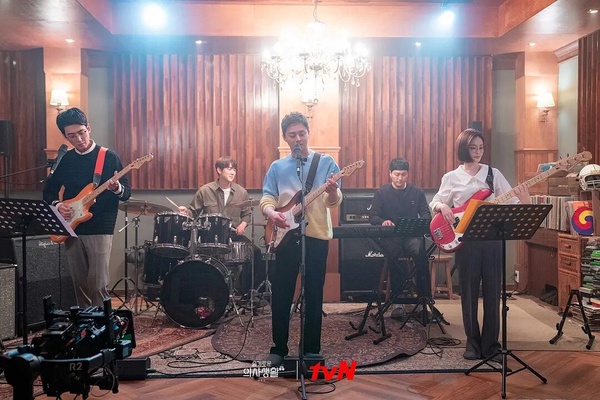 《背著善宰跑》結局獲讚!網評近年「從頭到尾都完美」韓劇,這部連孔劉都讚為人生韓劇