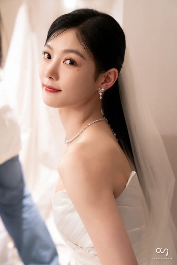 韓網熱議「2024最美韓劇婚紗照」TOP6！千玗嬉輸《背著善宰跑》金惠奫，冠軍沒人不服！