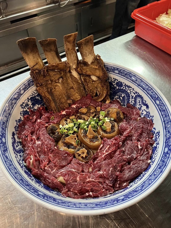 台南牛肉湯必吃推薦TOP 4：鴻品牛肉湯