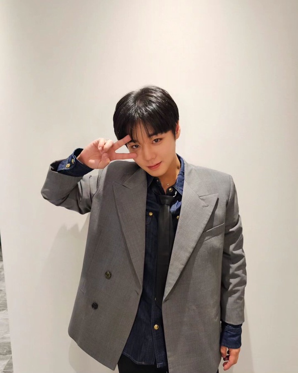 日網票選「20代最愛」韓劇男演員TOP10！李到晛第10，安孝燮第5輸金泰亨，冠軍難超越！