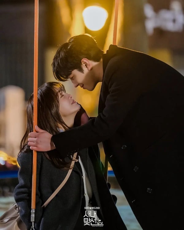8部「錯過可惜」Netflix輕鬆愛情劇！《愛在大都會》值得追，這部更被封愛情劇天花板！