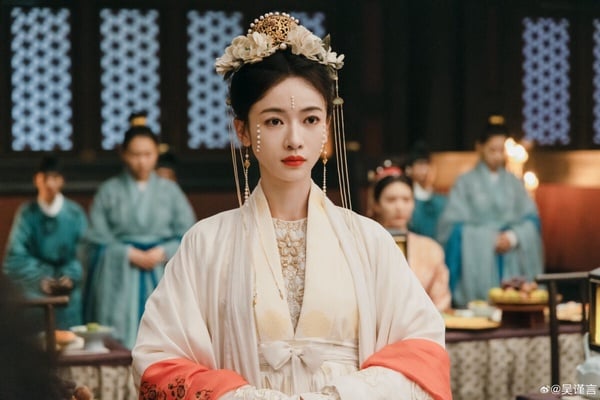 《墨雨雲間》楊超越美過吳謹言！古裝劇10女星絕美珍珠妝，虞書欣被嘲，第五位美到難忘