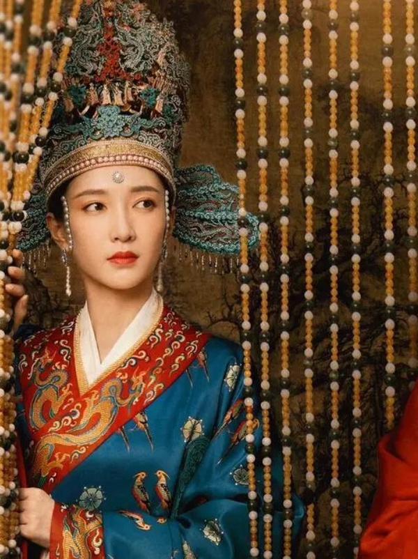 《墨雨雲間》楊超越美過吳謹言！古裝劇10女星絕美珍珠妝，虞書欣被嘲，第五位美到難忘