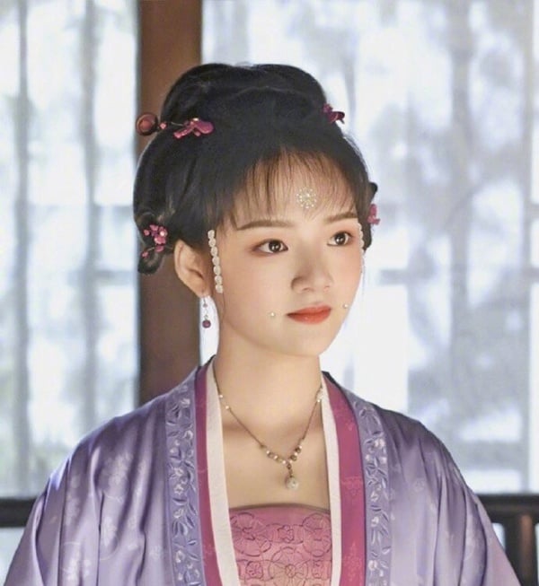《墨雨雲間》楊超越美過吳謹言！古裝劇10女星絕美珍珠妝，虞書欣被嘲，第五位美到難忘