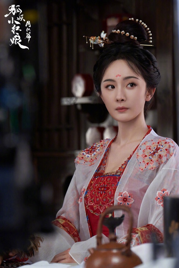 《墨雨雲間》楊超越美過吳謹言！古裝劇10女星絕美珍珠妝，虞書欣被嘲，第五位美到難忘
