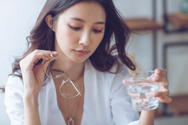 月經沒來怎麼讓他來？一篇掌握「月經沒來」常見原因、月經遲來幾天算正常、健康警訊