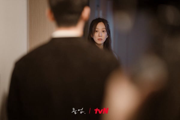 6月韓劇演員品牌評價TOP10！《背著善宰跑》金惠奫第3輸《雖然不是英雄》千玗嬉，冠軍