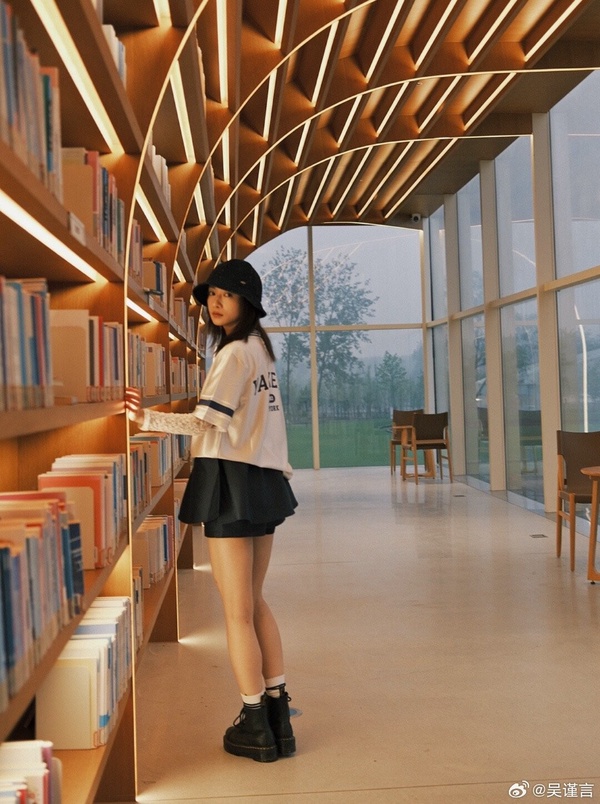 10位陸劇女星「美腿照」精修vs未修！劉亦菲被嘲象腿，楊冪是腿精，但唐嫣王楚然才逆天