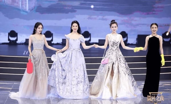 10位陸劇女星「美腿照」精修vs未修！劉亦菲被嘲象腿，楊冪是腿精，但唐嫣王楚然才逆天
