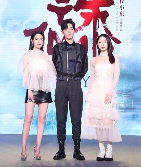 10位陸劇女星「美腿照」精修vs未修！劉亦菲被嘲象腿，楊冪是腿精，但唐嫣王楚然才逆天