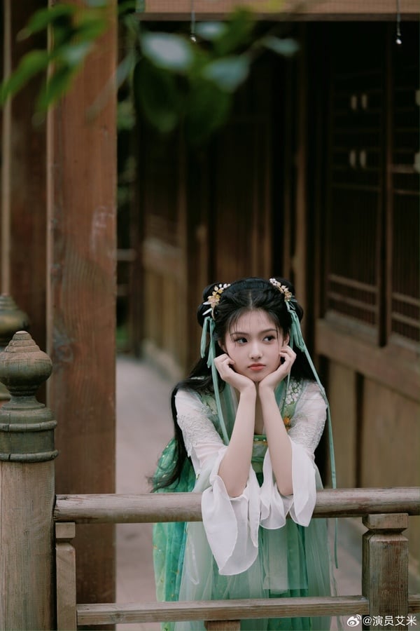 2024顏值不輸女主的陸劇女配!《墨雨雲間》 楊超越美過吳謹言,《慶餘年2》辛芷蕾更美