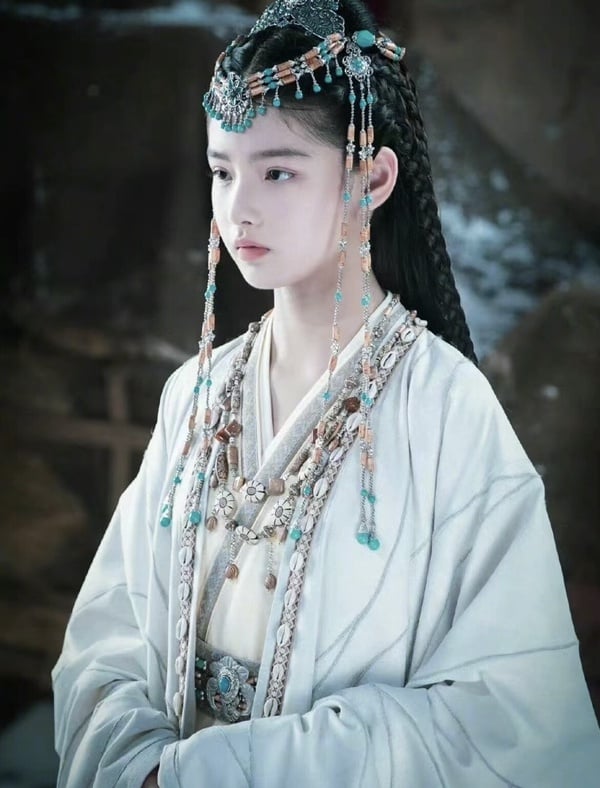 《墨雨雲間》艾米才15歲就演遍各大劇:《長風渡》丫鬟美出圈、《雲之羽》變難忘白月光